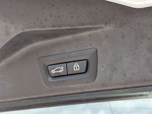 Used 2023 BMW X5 sDrive40i w/ Executive Package image 15