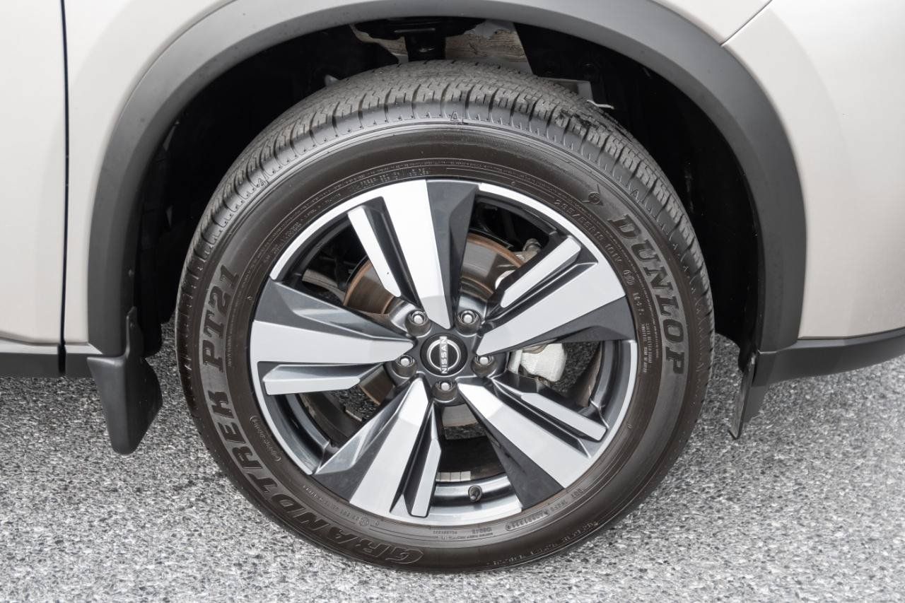 Used 2025 Nissan Rogue SL w/ SL Premium Package AWD/4WD image 38