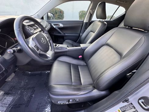 Used 2011 Lexus CT 200h Premium w/ Premium Audio Pkg FWD image 11