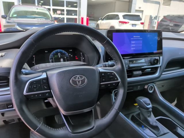 Used 2024 Toyota Grand Highlander AWD image 22