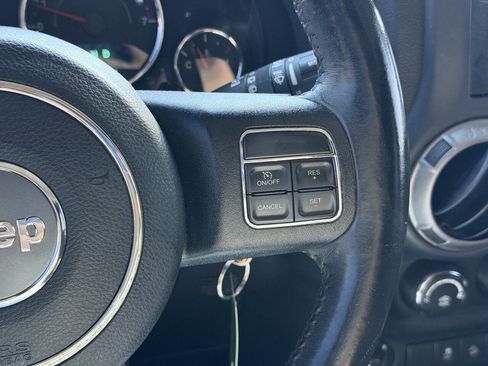 Used 2018 Jeep Wrangler Unlimited Sport S AWD/4WD image 24