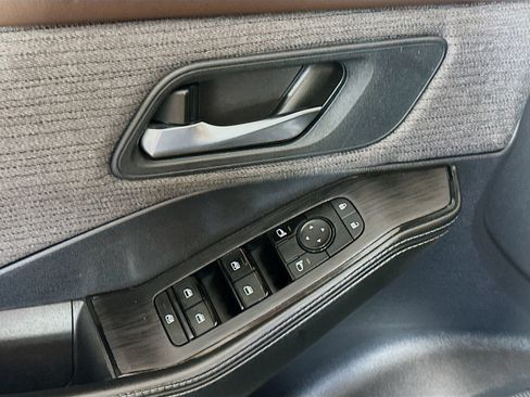 Used 2021 Nissan Rogue SV FWD image 17