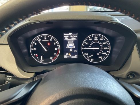 Used 2024 Subaru Crosstrek 2.5i Limited w/ Crosstrek Mirror Package image 15