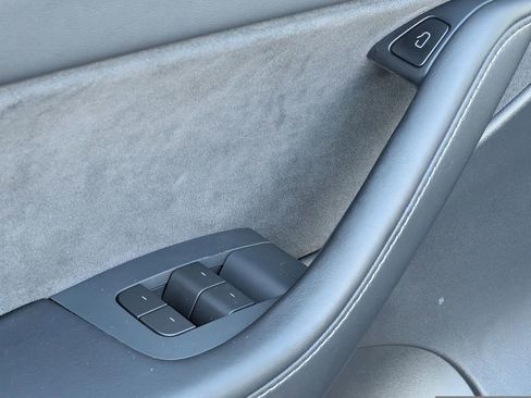 Used 2021 Tesla Model Y Long Range image 15