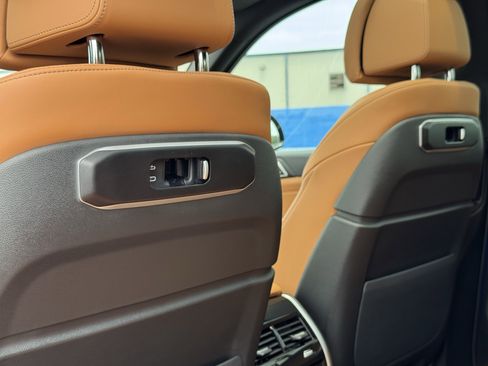 Used 2026 BMW X5 M60i image 47