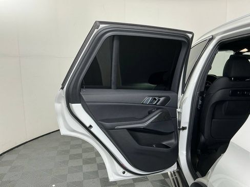 Used 2022 BMW X5 xDrive40i w/ Parking Assistance Package AWD/4WD image 24