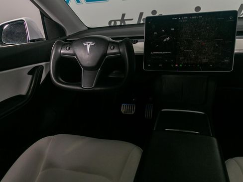 Used 2021 Tesla Model Y Performance image 12