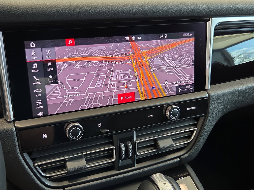 Used 2025 Porsche Macan Turbo AWD/4WD image 21