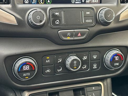 Certified 2024 GMC Terrain Denali w/ Denali Premium Package AWD/4WD image 28