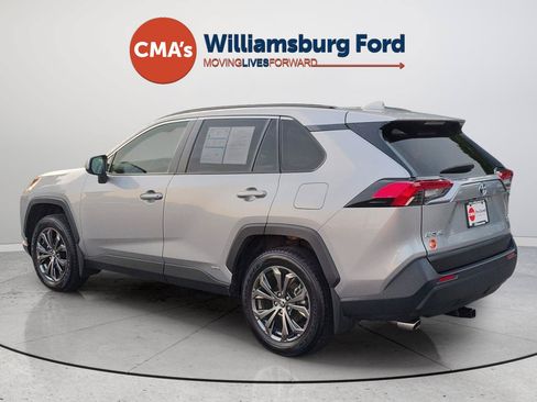 Used 2022 Toyota RAV4 XLE Premium AWD/4WD image 3