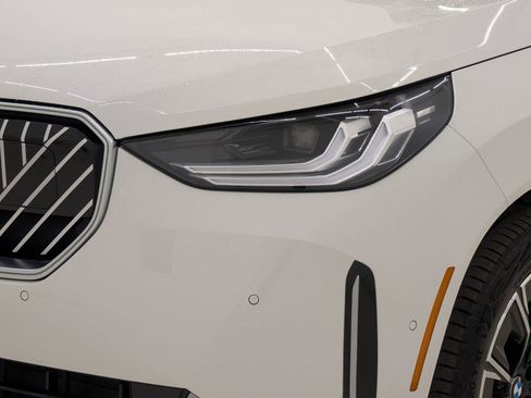New 2026 BMW X3 xDrive30 w/ Premium Package image 11