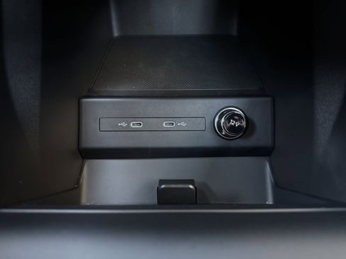 Used 2023 Audi Q4 e-tron Prestige w/ Black Optic Package image 27