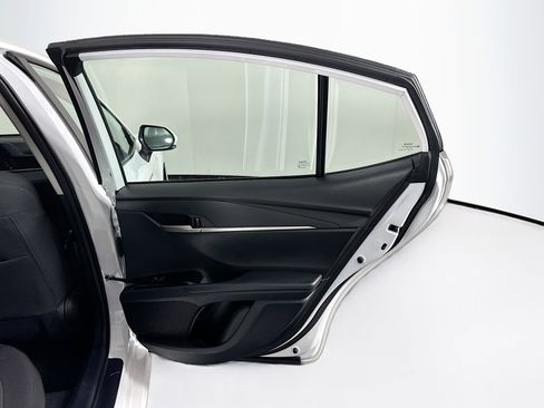 Used 2025 Toyota Camry LE image 30