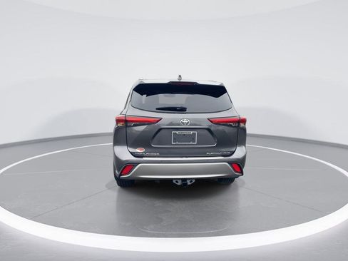 Used 2022 Toyota Highlander Platinum image 7