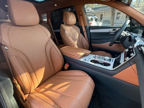 Used 2025 Genesis GV80 3.5T Advanced image 12