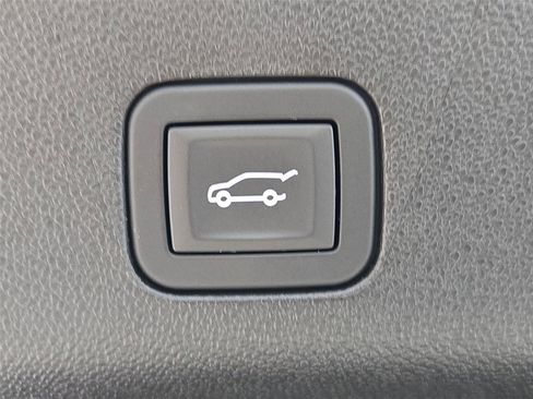 Certified 2025 Cadillac Escalade Sport AWD/4WD image 32