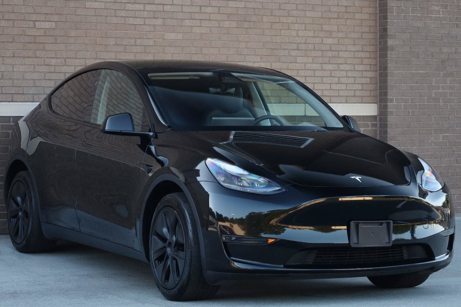 Used 2025 Tesla Model Y Long Range RWD image 7