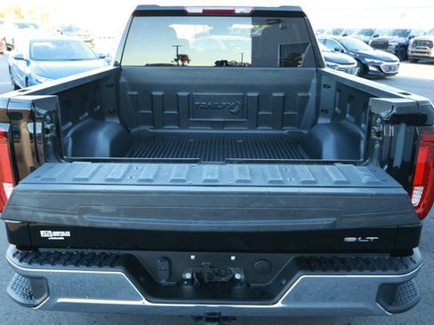 Used 2025 GMC Sierra 1500 SLT image 8