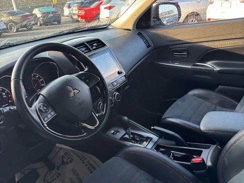 Used 2024 Mitsubishi Outlander Sport SE image 9