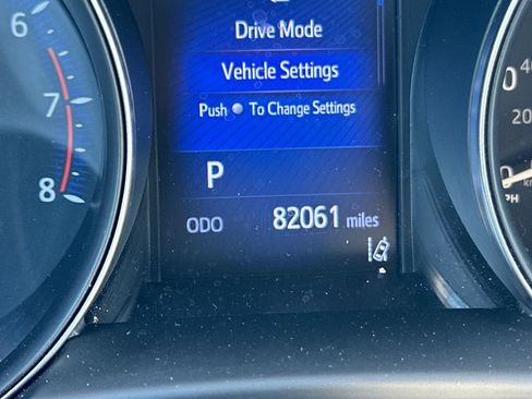 Used 2018 Toyota C-HR XLE FWD image 10