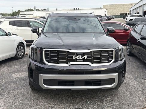 Used 2025 Kia Telluride S FWD image 2