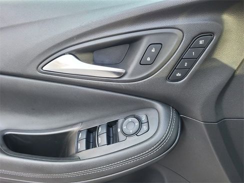 Used 2023 Buick Encore GX Essence w/ Experience Buick Package image 22