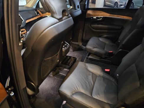 Certified 2025 Volvo XC90 B6 Plus w/ Protection Package Premier AWD/4WD image 12