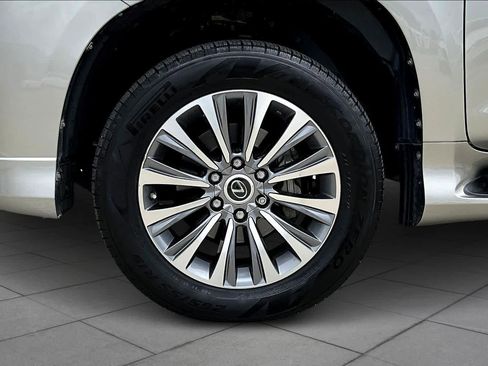 Used 2020 Lexus GX 460 Luxury w/ Accessory Package image 11