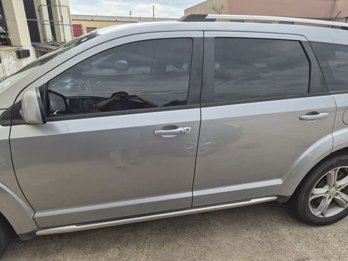 Used 2017 Dodge Journey Crossroad FWD image 2