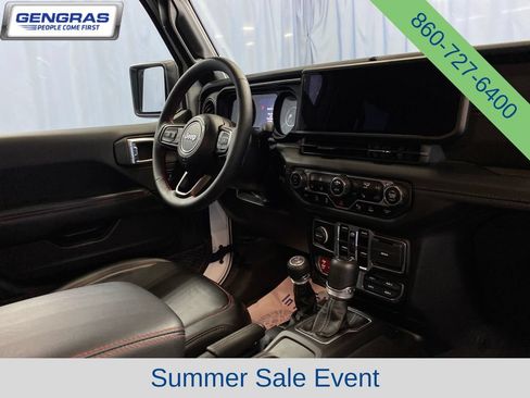 Used 2024 Jeep Gladiator Rubicon AWD/4WD image 42