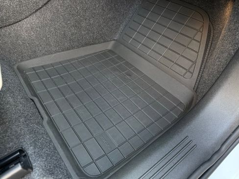 Used 2025 Volvo XC40 B5 Plus w/ Protection Package Premier image 23