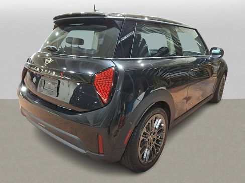 Certified 2025 MINI Cooper S image 4