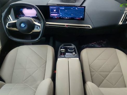 Used 2024 BMW iX xDrive50 w/ Sport Package AWD/4WD image 85