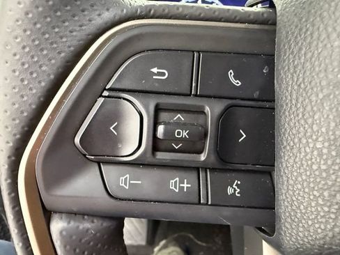 Used 2026 Toyota 4Runner Limited AWD/4WD image 12