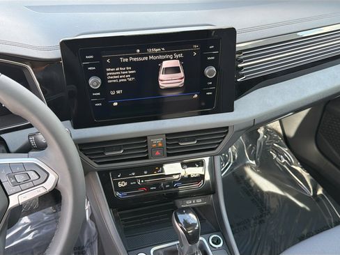 New 2026 Volkswagen Jetta SE image 25