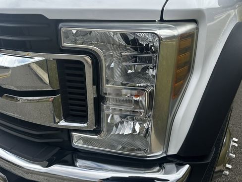 Used 2019 Ford F550 4x4 Crew Cab Super Duty w/ XLT Value Package image 10