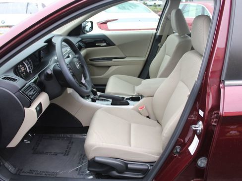 Used 2016 Honda Accord LX image 17