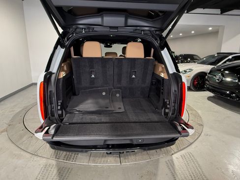 Used 2024 Land Rover Range Rover Long Wheelbase SE image 21