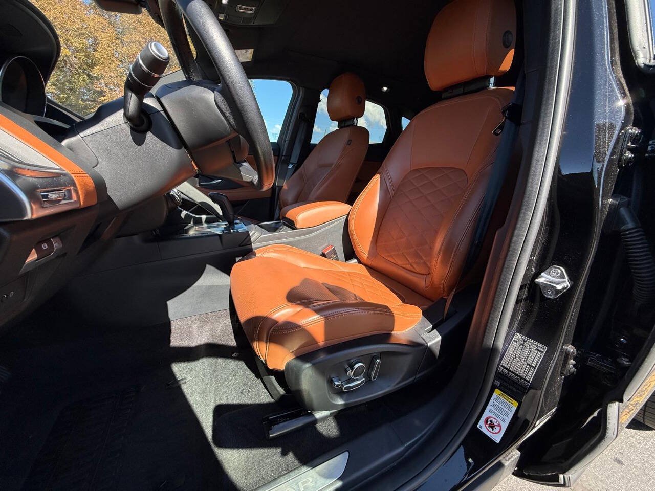 Used 2020 Jaguar E-PACE SE AWD/4WD image 10