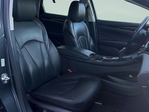 Used 2017 Buick LaCrosse Essence w/ Sun and Shade Package FWD image 26