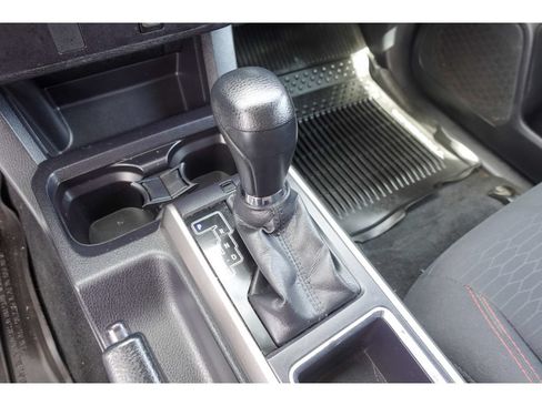 Used 2017 Toyota Tacoma SR5 w/ Tow Package AWD/4WD image 17