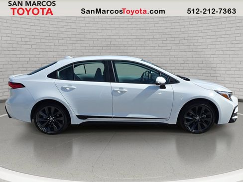 Used 2026 Toyota Corolla SE FWD image 5