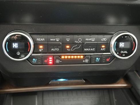 Used 2019 Ford Expedition Platinum AWD/4WD image 21