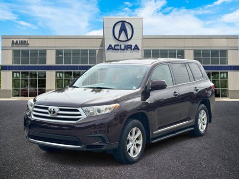 Used 2012 Toyota Highlander 4WD w/ Tow Pkg image 1