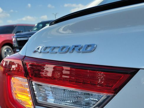 Used 2022 Honda Accord Sport image 6