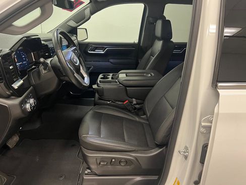 Used 2025 GMC Sierra 1500 SLT image 29