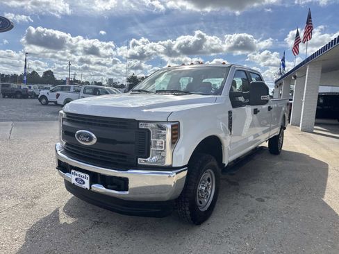 Used 2018 Ford F250 XL w/ Power Equipment Group image 3