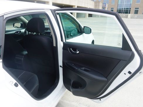 Used 2017 Nissan Sentra S image 35