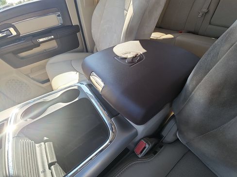 Used 2018 RAM 1500 Laramie w/ Convenience Group AWD/4WD image 22