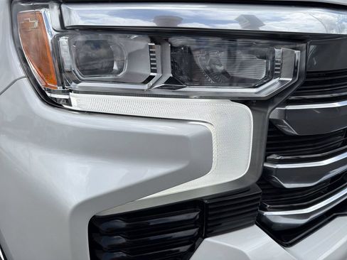 Certified 2023 Chevrolet Silverado 1500 High Country w/ Technology Package AWD/4WD image 11